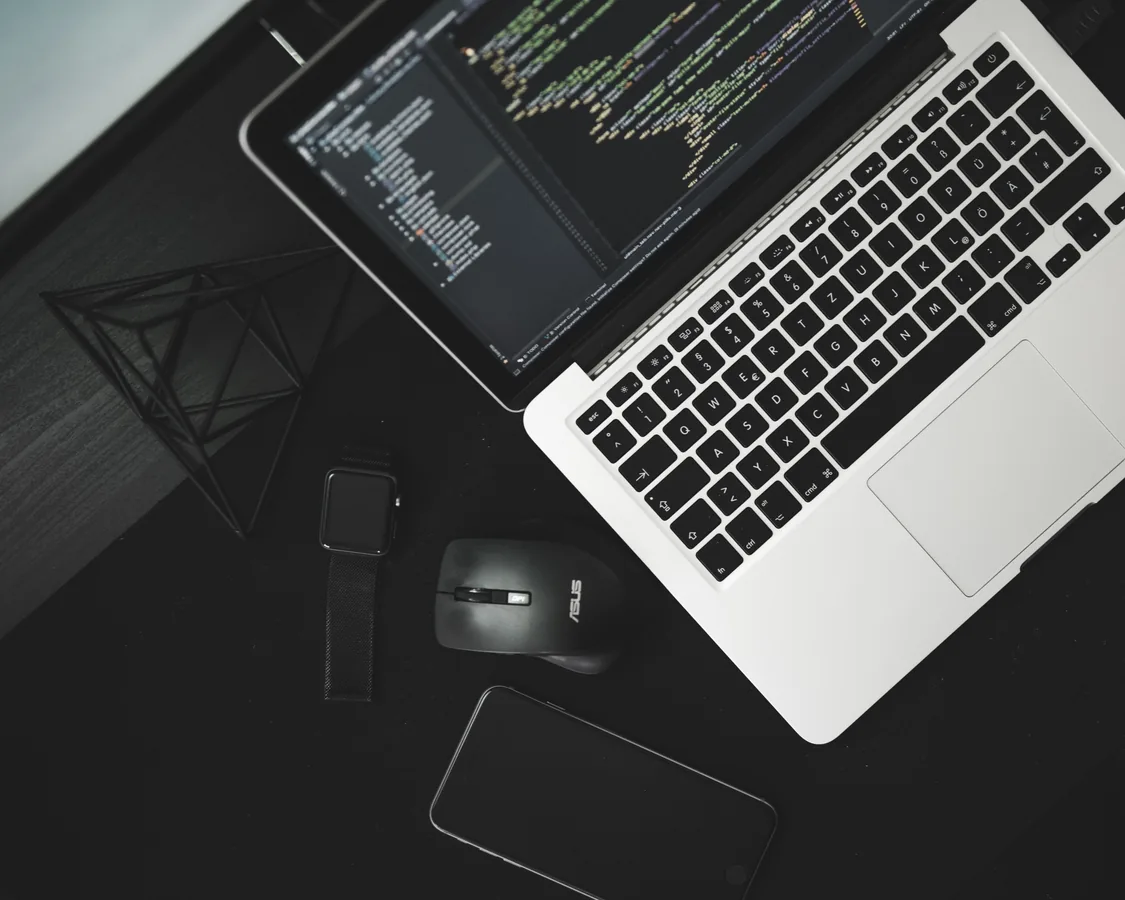 Professional IT workspace for Incubil services